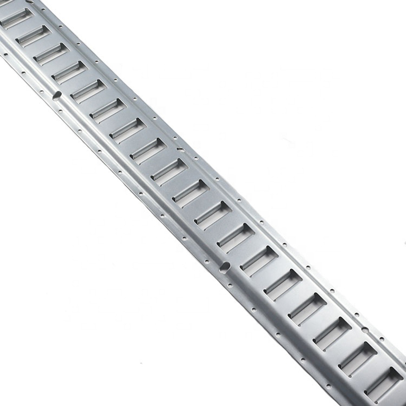 Paket od 4 ft pocinčane tračnice s čegrtaljkom E -Track Kit